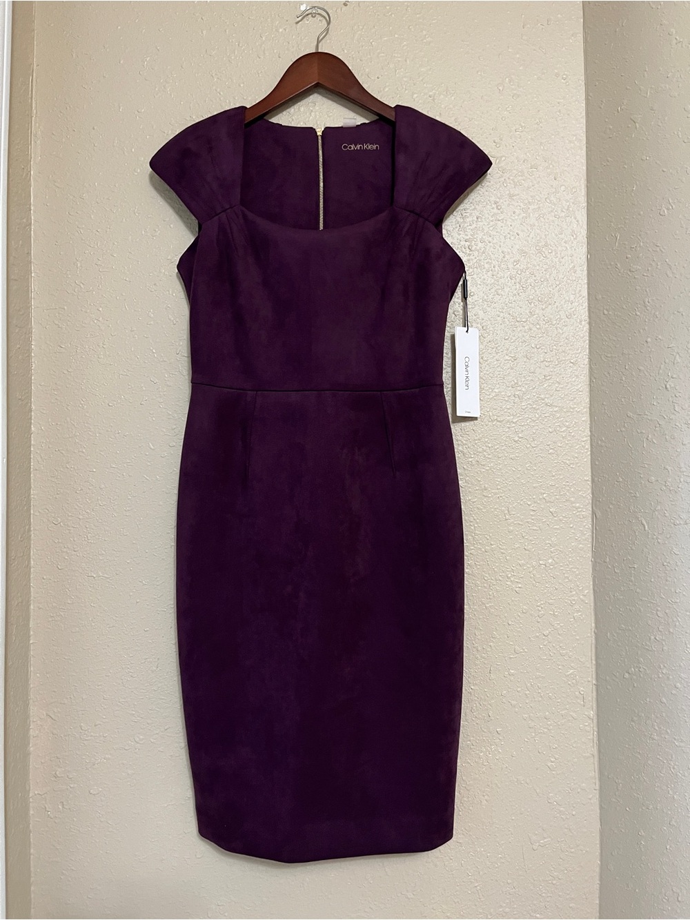 NWT Calvin Klein Aubergine Faux Suede Sheath with Cap Sleeves  Dress size 4